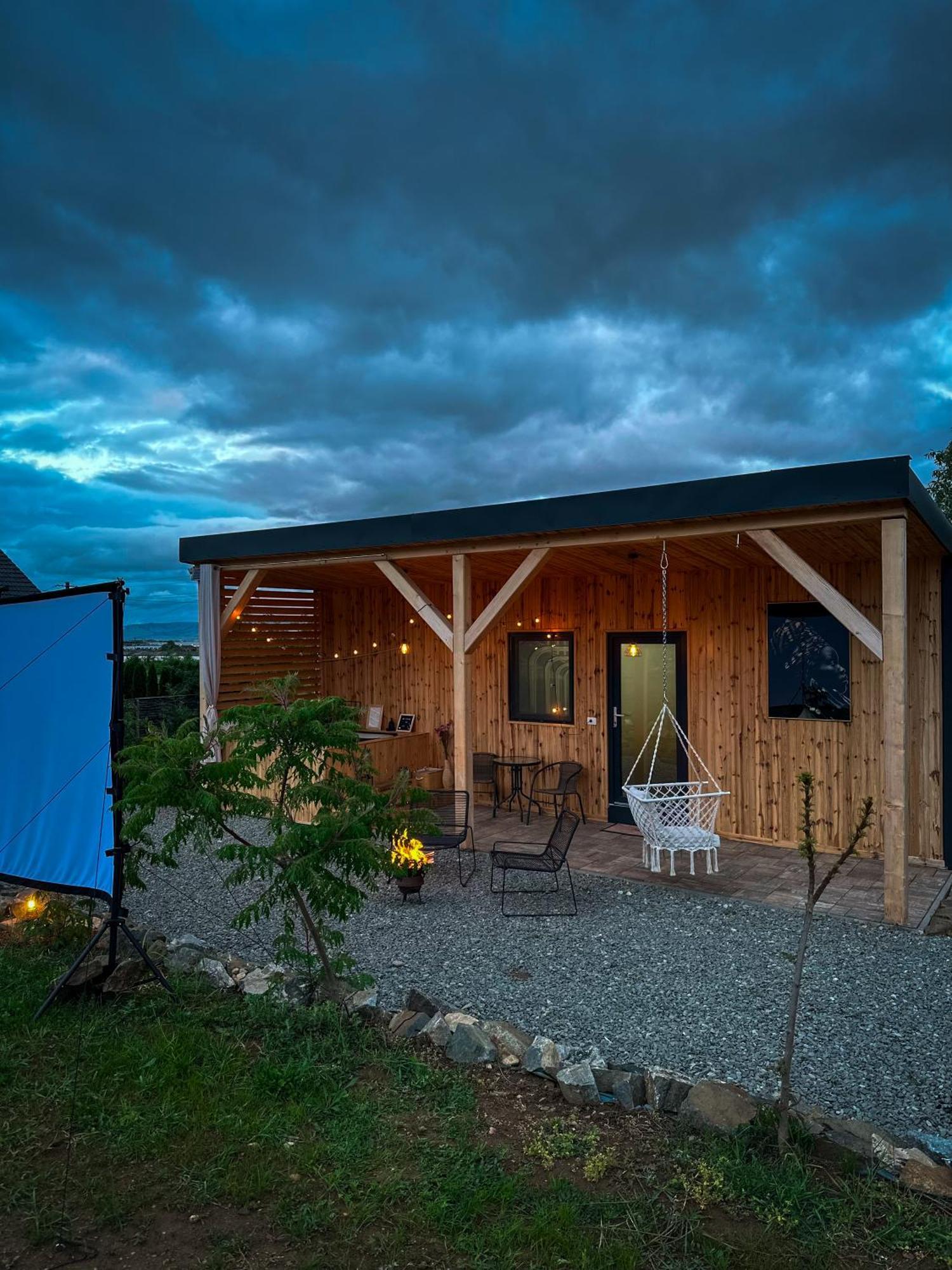 Vila Kubiq Transalpina Petresti Exteriér fotografie