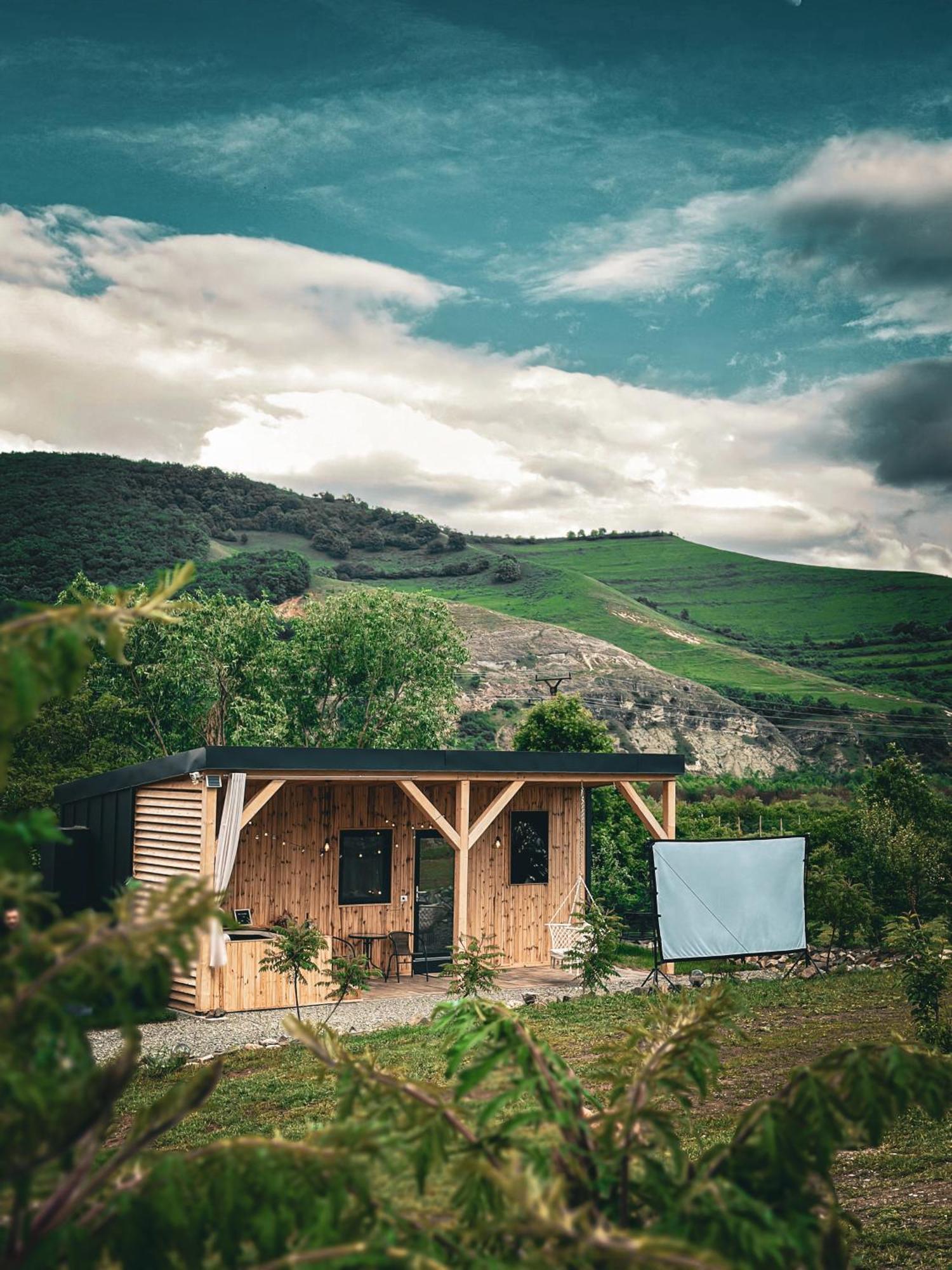 Vila Kubiq Transalpina Petresti Exteriér fotografie